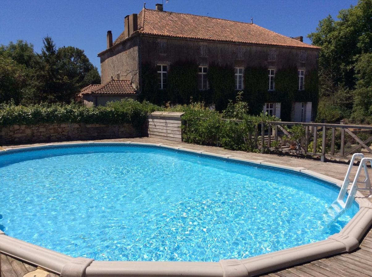 Villa The Gatehouse At The Old Forge Feuillade Exterior foto